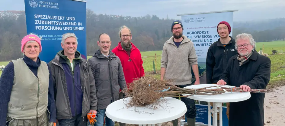 Pflanzaktion: Neue Agroforst-Versuchsfläche für Lehre und Forschung